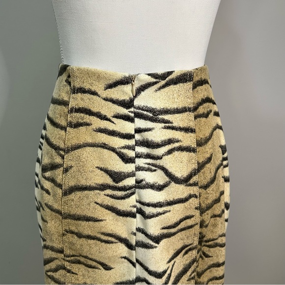 Vintage Cachè x Alberto Makali Sport Tiger Strip blazer with matching skirt ** - Picture 4 of 10